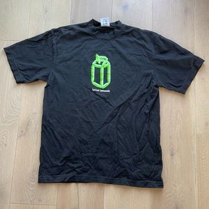 Lemonade tee shirt. Size M.